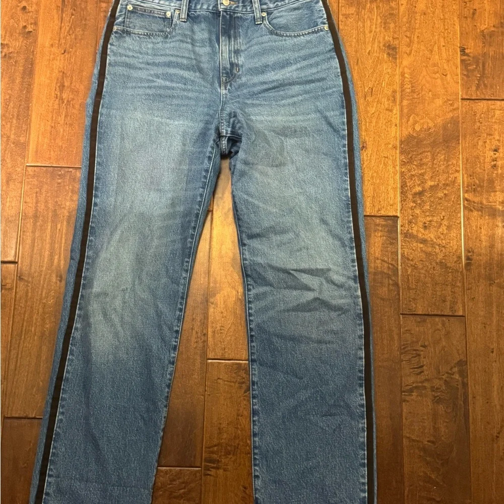 Blue jeans with brown suede detailing - Picture 2 of 3